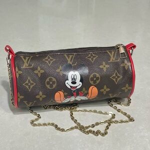 MickeyDisney barrel bag women's shoulder crossbody baguette bag ⭐️⭐️⭐️⭐️